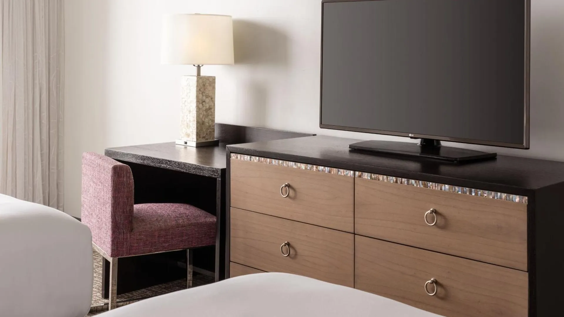 Sheraton Princess Kaiulani Waikiki Beach Гонолулу